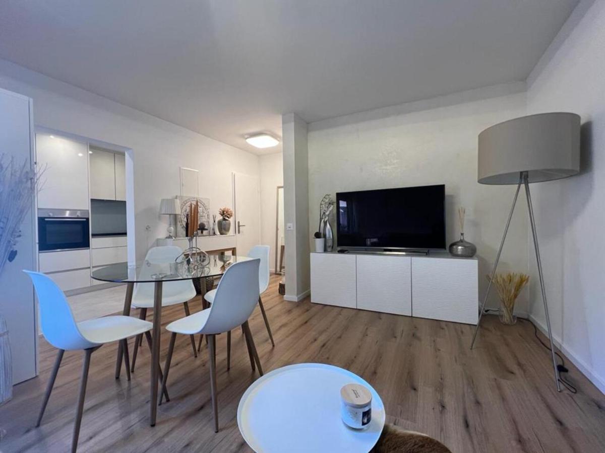 Stylish 1-Bedroom Condo Close To Exhibition Square Basel Ngoại thất bức ảnh