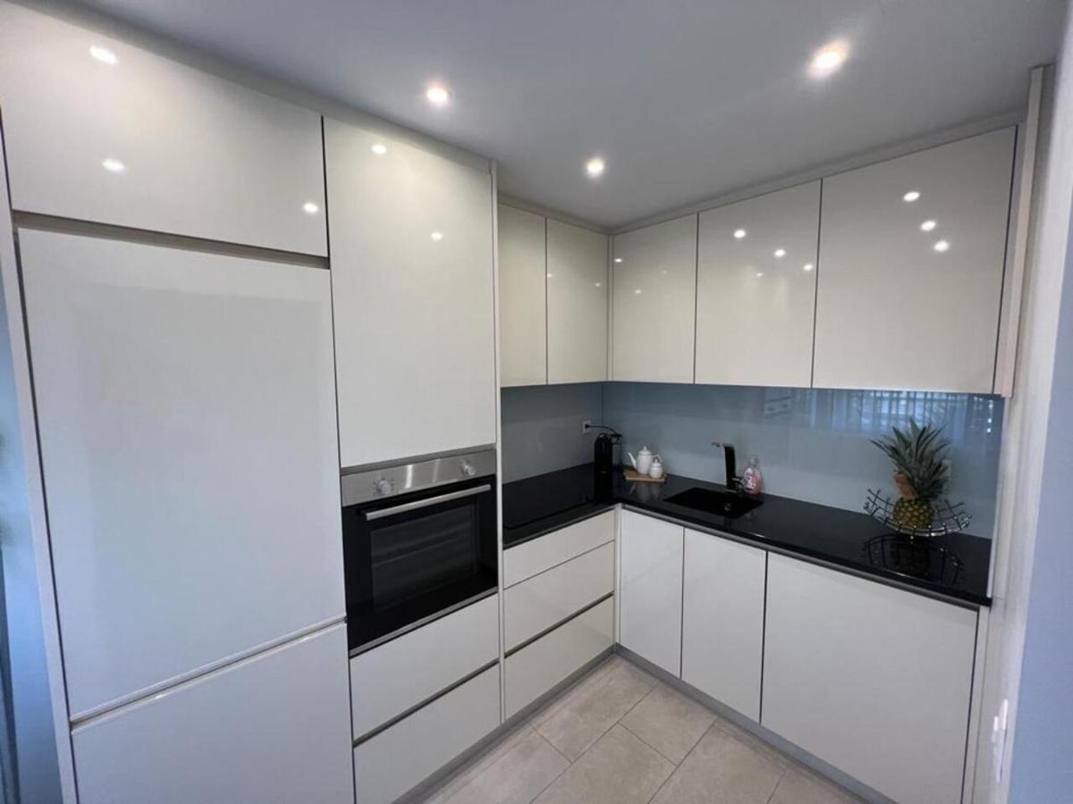 Stylish 1-Bedroom Condo Close To Exhibition Square Basel Ngoại thất bức ảnh